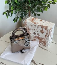 شنطة نسائية ماركة ديور  - Image 2