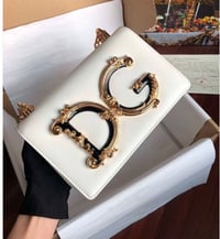 شنطة نسائية ماركة دولشي اند جايانا - Image 4