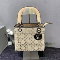 شنطة نسائية ماركة ديور - Image 6