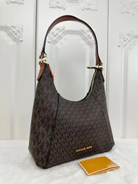 شنطة نسائية ماركة مايكل كورس - Image 5