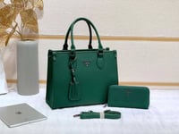 شنطة نسائية ماركة برادا - Image 4