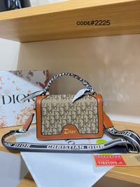  شنطة نسائية ماركة ديور - d57 - صورة 2