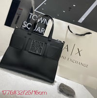 شنطة نسائية ماركة ارماني - Image 5