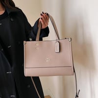 شنطة نسائية ماركة كوتش  - Image 4
