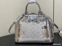 شنطة نسائية ماركة لويس فيتون  - Image 2