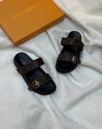 سليبر نسائي ماركة لويس فيتون  - Image 4