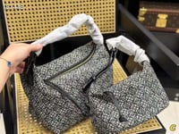 شنطة نسائية ماركة لويفي  - صورة 7
