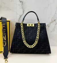 شنطة نسائية ماركة فندي  - صورة 9
