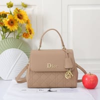 شنطة نسائية ماركة ديور -d02 - صورة 3