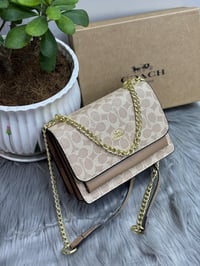 شنطة نسائية ماركة كوتش - Image 6