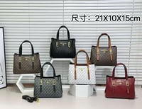 شنطة نسائية ماركة مايكل كورس  - Image 7
