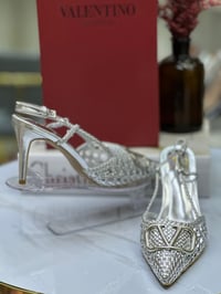        حذاء نسائي كعب عالي ماركة فالنتينو - صورة 3
