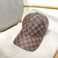 كاب ماركة لويس فيتون - Image 7