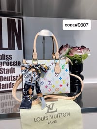 شنطة نسائية ماركة لويس فيتون  - Image 8