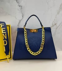 شنطة نسائية ماركة فندي - Image 2