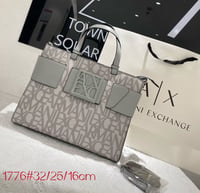 شنطة نسائية ماركة ارماني - Image 7
