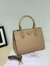 شنطة نسائية ماركة برادا - Image 3