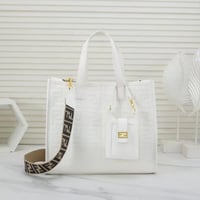 شنطة نسائية ماركة فندي  - Image 2