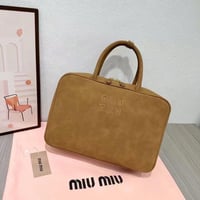 شنطة نسائية ماركة ميو ميو - Image 8