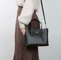 شنطة نسائية ماركة كوتش  - Image 3