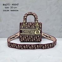 شنطة نسائية ماركة ديور  - صورة 3