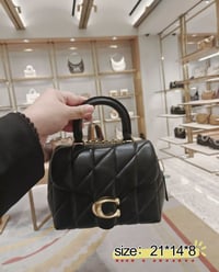 شنطة نسائية ماركة كوتش - صورة 3