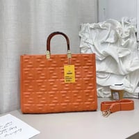 شنطة نسائية ماركة فندي - Image 3