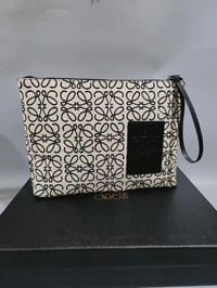 شنطة نسائية ماركة لويفي - Image 7
