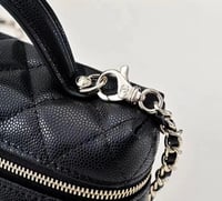 شنطة نسائية ماركة شانيل  - صورة 3