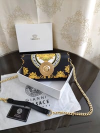 شنطة نسائية ماركة فرزاتشي  - Image 6