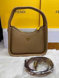 شنطة نسائية ماركة فندي - Image 5