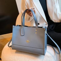 شنطة نسائية ماركة كوتش  - Image 5