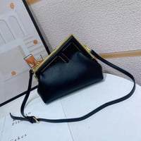 شنطة نسائية ماركة فندي - Image 2