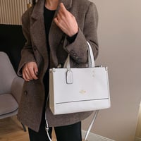 شنطة نسائية ماركة كوتش  - Image 10