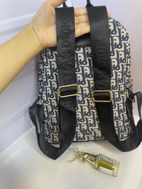 شنطة ظهر ماركة ديور - Image 6