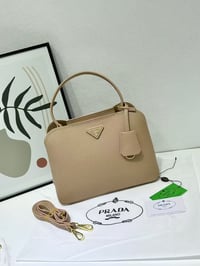شنطة نسائية ماركة برادا - صورة 5