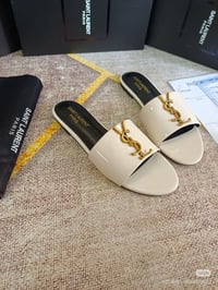     حذاء ماركة سان لوران - صورة 3