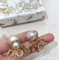 طقم اكسسوارات نسائية ماركة ديور  - صورة 5