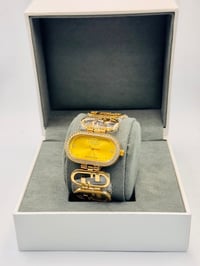 ساعة نسائية ماركة فندي  - صورة 2