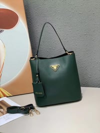شنطة نسائية ماركة برادا - Image 6