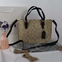 شنطة نسائيه ماركة كوتش  - Image 2