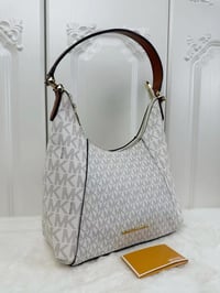 شنطة نسائية ماركة مايكل كورس - Image 3