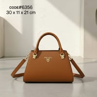 شنطة نسائية ماركة برادا  - Image 5