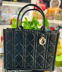 شنطة نسائية ماركة ديور - Image 3