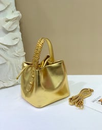 شنطة نسائية ماركة موشينو - صورة 11