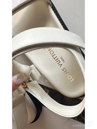 صندل نسائي ماركة لويس فيتون  - Image 3