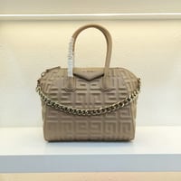 شنطة نسائية ماركة جيفتشي - صورة 5
