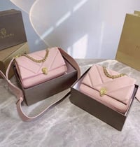 شنطة يد نسائية ماركة بولغري - صورة 6