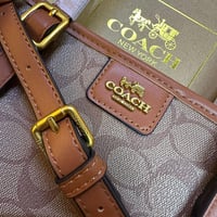 شنطة نسائية ماركة كوتش - صورة 13