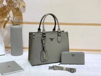 شنطة نسائية ماركة برادا - Image 6